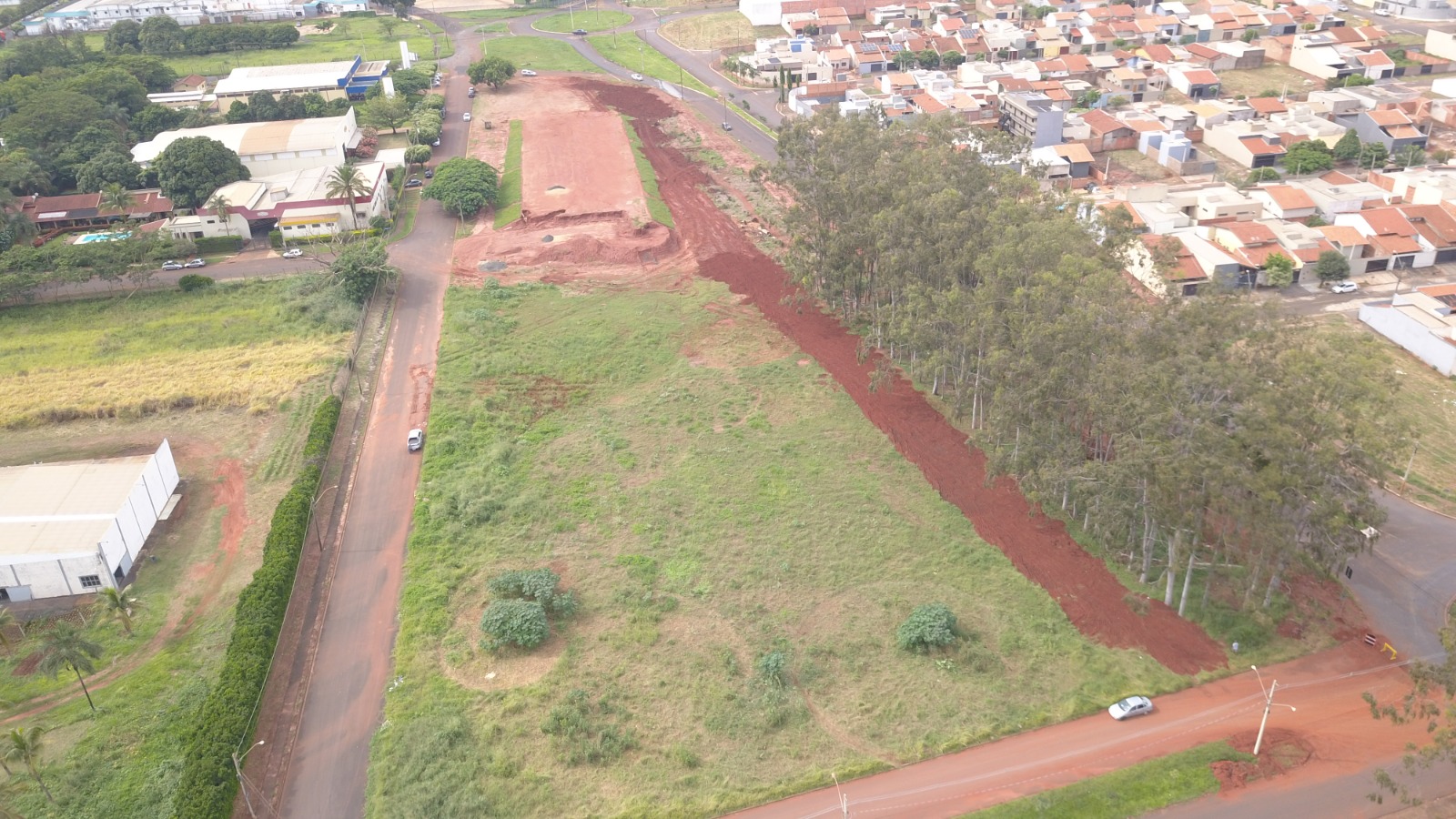 SAAE Barretos termina desvio de adutora no Distrito Industrial para que empresas possam se instalar na área