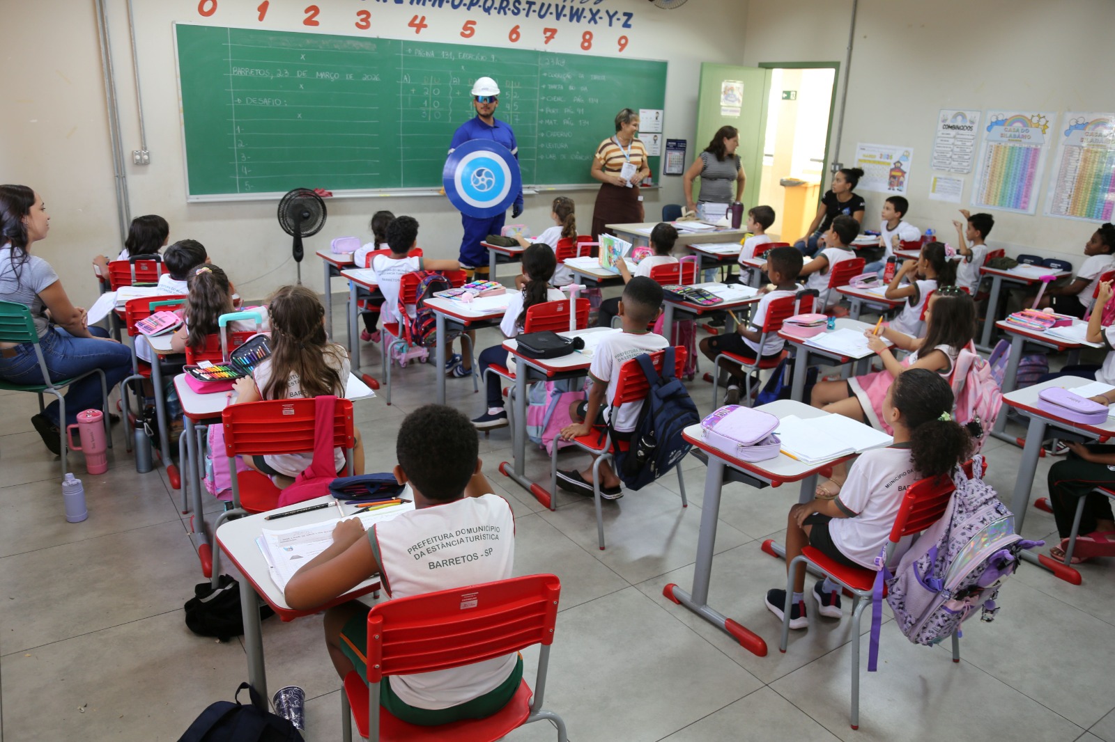 Semana da Água 2026 em Barretos levou Capitão SAAE e coruja Zofia nas escolas promovendo mobilização pela preservação dos recursos hídricos